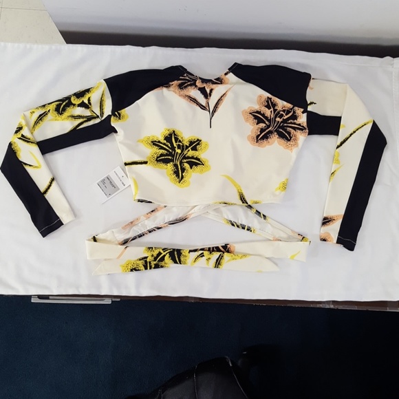 NWT, Lyst- Crosby Derek Lam Cross Wrap Rashguard. - Picture 4 of 5